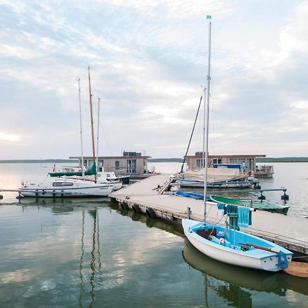 Traumhaff Kuestenchalets - Einzigartige Chalets An Der Ostsee. Ganz Aus Laerchenholz Mit Kamin Und Sauna Vogelsang-Warsin المظهر الخارجي الصورة