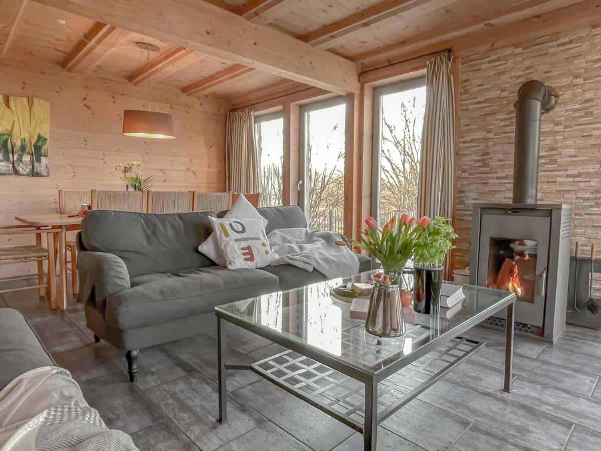 Traumhaff Kuestenchalets - Einzigartige Chalets An Der Ostsee. Ganz Aus Laerchenholz Mit Kamin Und Sauna Vogelsang-Warsin المظهر الخارجي الصورة