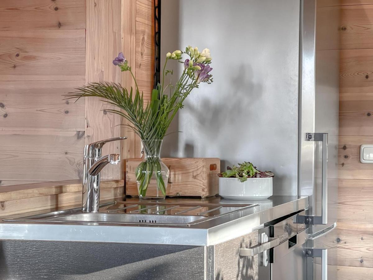 Traumhaff Kuestenchalets - Einzigartige Chalets An Der Ostsee. Ganz Aus Laerchenholz Mit Kamin Und Sauna Vogelsang-Warsin المظهر الخارجي الصورة