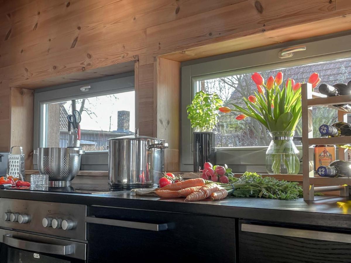 Traumhaff Kuestenchalets - Einzigartige Chalets An Der Ostsee. Ganz Aus Laerchenholz Mit Kamin Und Sauna Vogelsang-Warsin المظهر الخارجي الصورة