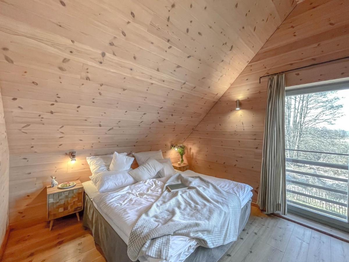 Traumhaff Kuestenchalets - Einzigartige Chalets An Der Ostsee. Ganz Aus Laerchenholz Mit Kamin Und Sauna Vogelsang-Warsin المظهر الخارجي الصورة
