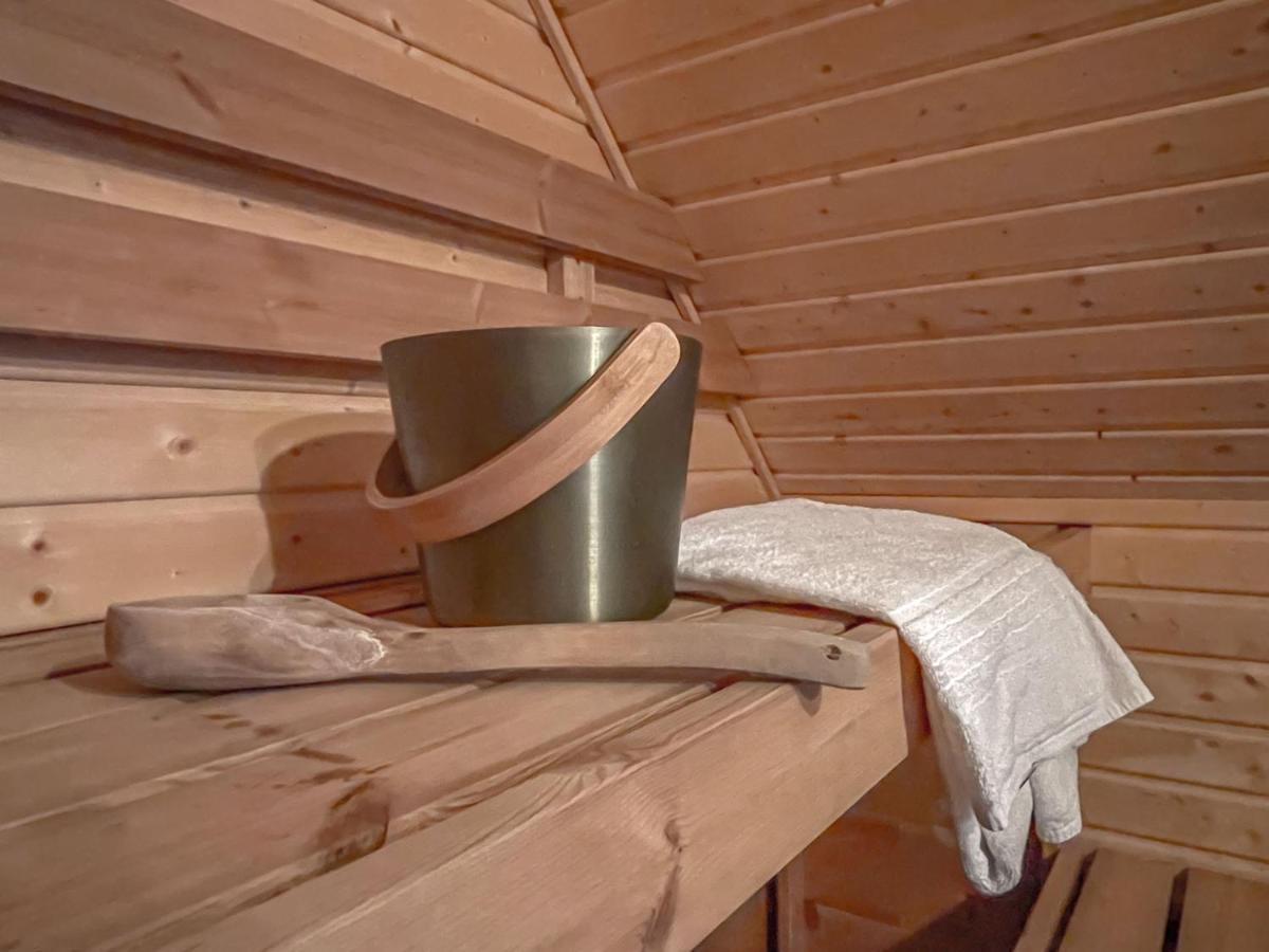 Traumhaff Kuestenchalets - Einzigartige Chalets An Der Ostsee. Ganz Aus Laerchenholz Mit Kamin Und Sauna Vogelsang-Warsin المظهر الخارجي الصورة
