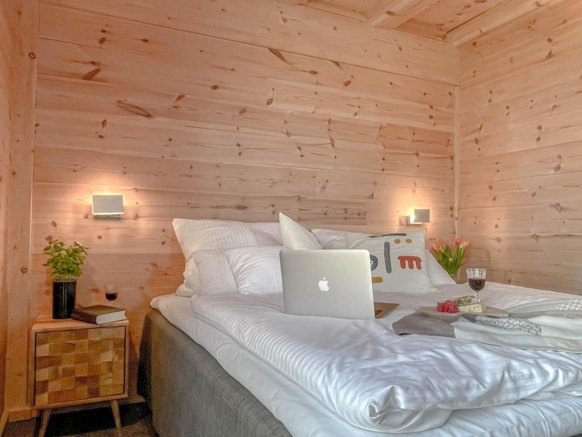 Traumhaff Kuestenchalets - Einzigartige Chalets An Der Ostsee. Ganz Aus Laerchenholz Mit Kamin Und Sauna Vogelsang-Warsin المظهر الخارجي الصورة