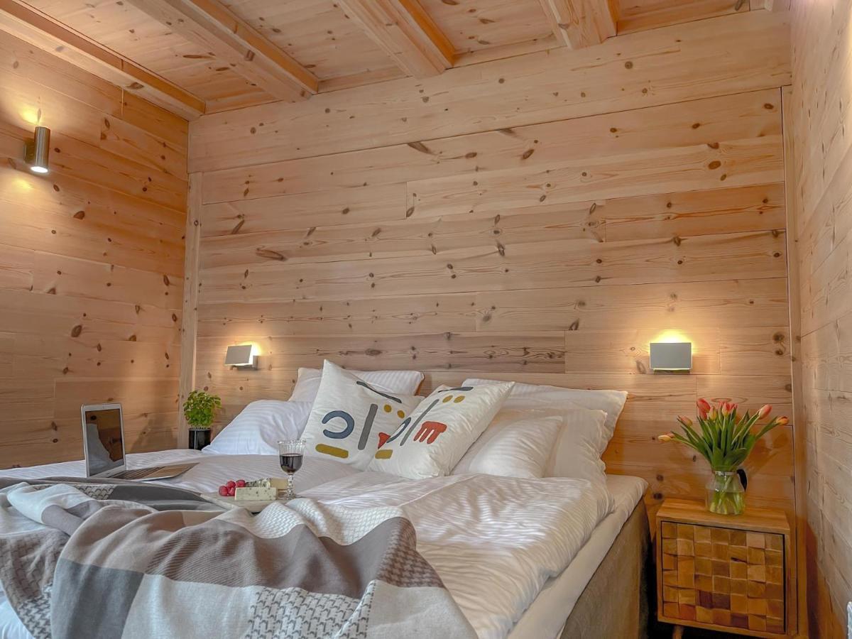 Traumhaff Kuestenchalets - Einzigartige Chalets An Der Ostsee. Ganz Aus Laerchenholz Mit Kamin Und Sauna Vogelsang-Warsin المظهر الخارجي الصورة