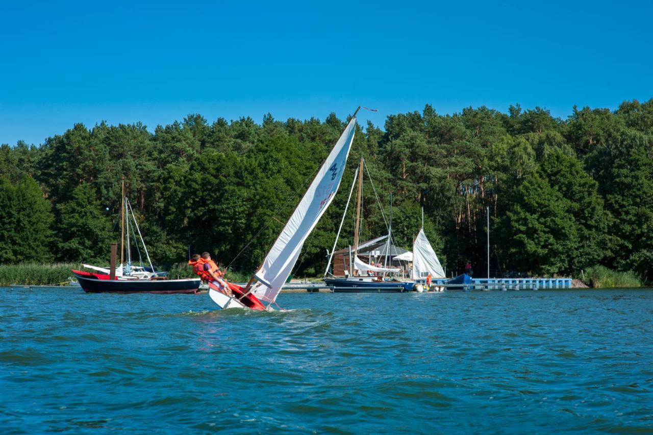 Traumhaff Kuestenchalets - Einzigartige Chalets An Der Ostsee. Ganz Aus Laerchenholz Mit Kamin Und Sauna Vogelsang-Warsin المظهر الخارجي الصورة